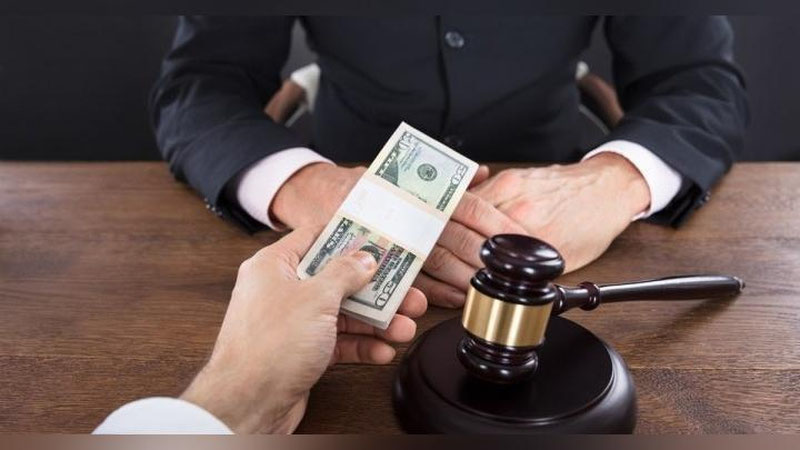 'Sudya 4 ming AQSh dollar pora olayotganda ushlandi'ning rasmi