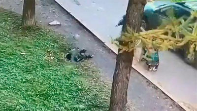 Изрображение 'В Татарстане ребенок провалился в канализационный люк (видео)'