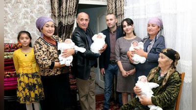 Изрображение 'Бекабадской семье с четверняшками подарили квартиру (фото)'