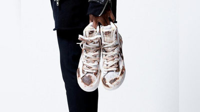 Изрображение 'Люксовый бренд выставил на продажу "ржавые кроссовки" за $1 тысячу (фото)'