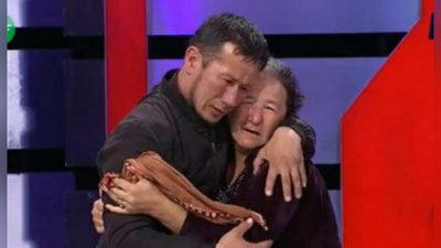 '14 yil bedarak ketgan o`zbekistonlik yigit onasi bilan uchrashdi (video)'ning rasmi