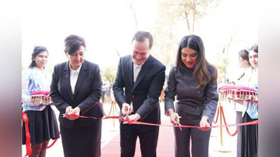 Изрображение 'Комил Алламжонов и Саида Мирзиёева открыли колледж при АИМК (фото)'