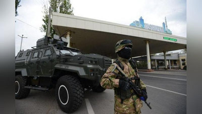 Изрображение 'Почему военнослужащие с оружием дежурят на установленных постах?'