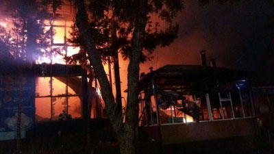 Изрображение 'Крупный пожар на Чиланзаре: горело кафе "Минг Чинор" (фото, видео)'