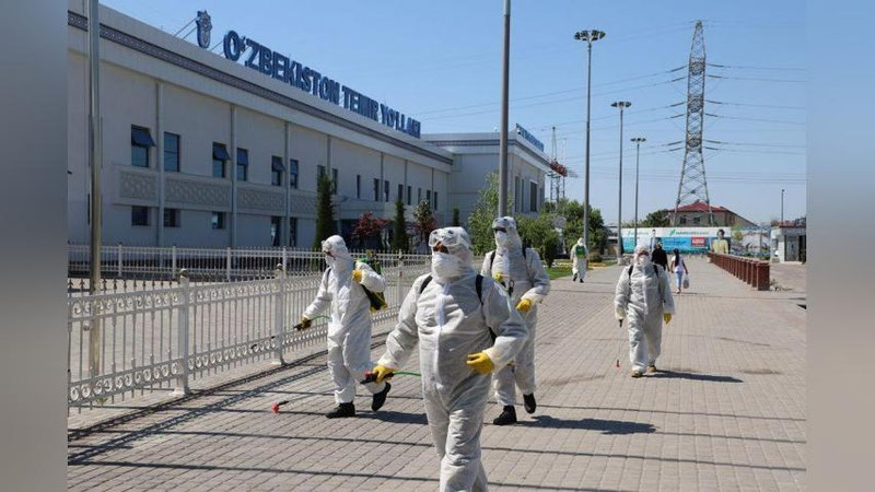 Изрображение 'Фото: массовая дезинфекция Яккасарайского района Ташкента'