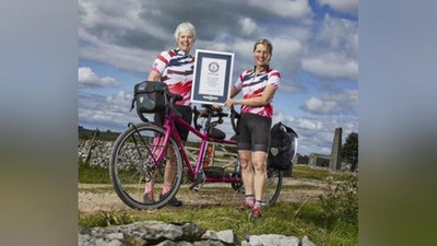 'Ikki britaniyalik ayol er yuzini velosipedda aylanib chiqishdi'ning rasmi