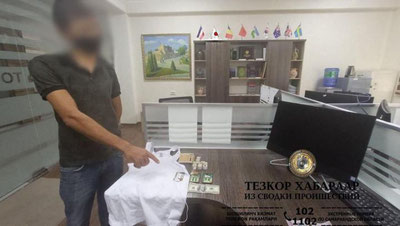 'Samarqandda abiturientlarga “yashirin aloqa vositalarini” sotayotgan shaxs qo`lga olindi'ning rasmi