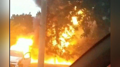 'Toshkentda Spark bilan to`qnashgan Matiz yonib ketdi (video)'ning rasmi