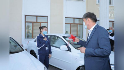 Изрображение 'Хоким Ташкентской области вручил автомобили спортсменам, завоевавшим путевки в Токио'