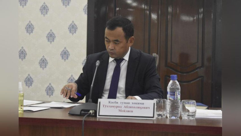 'Kasbi tumani hokimi aholidan uzr so`radi'ning rasmi