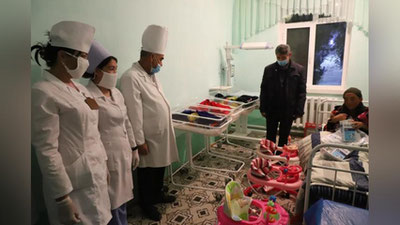 Изрображение 'Хотели сына, а родились девочки-тройняшки: история из Декханабада (фото)'