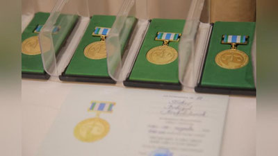 '“Huquqiy targ`ibot ishlari a`lochisi” ko`krak nishoni o`z sohiblariga topshirildi'ning rasmi