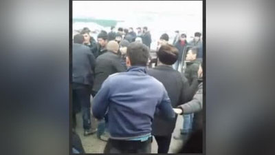 'Vodiydagi gaz zapravkada haydovchilar navbat talashib bir-birini kaltaklashmoqda (video)'ning rasmi