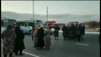 'Buxoroda gaz yo`qligidan norozi aholi katta yo`lga chiqib, norozilik uyushtirdi. Vaziyat o`rganilmoqda (video)'ning rasmi