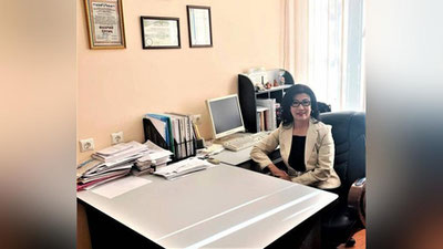 'O`zMU olimasi AQSh mikrobiologiya jamiyatining O`zbekistondagi elchisi etib tayinlandi'ning rasmi