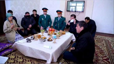 'Rustam Xolmatov xizmat vazifasini ado etish chog`ida halok bo`lgan YHXB xodimining oila a`zolari bilan uchrashdi(video)'ning rasmi
