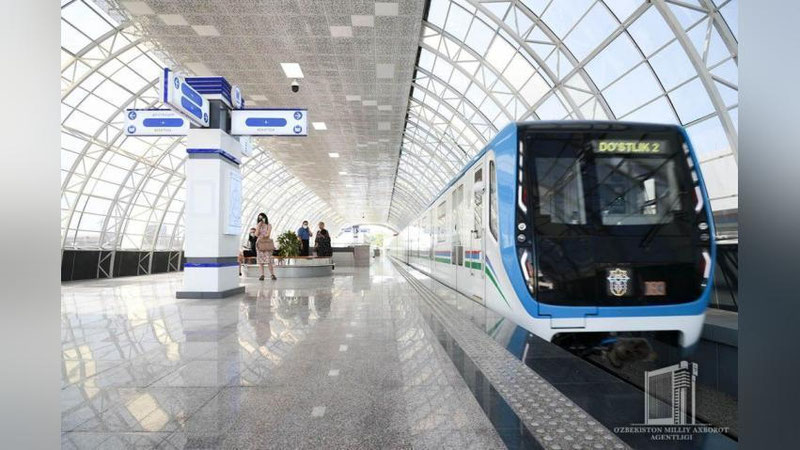 'Toshkent metropolitenida uzilishlar davom etmoqda: Halqa yo`nalishidagi "7-bekat" stansiyasidа elektr toki o`chib qoldi. Rasmiylar holat yuzasidan izoh berdi'ning rasmi