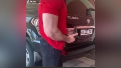 '"Prado"sining oldida to`pponchasini ko`z-ko`z qilgan samarqandlik yigitning shaxsi aniqlandi (video)'ning rasmi