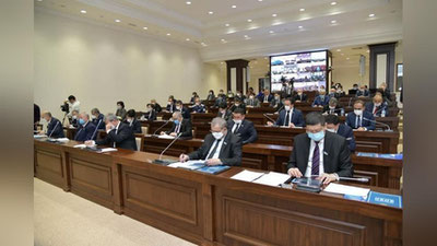 'Senat saylov kunini oktyabrga o`tkazishga oid qonunni tasdiqladi'ning rasmi