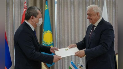 'O`zbekistonning Evrosiyo iqtisodiy komissiyasidagi vakili tayinlandi'ning rasmi