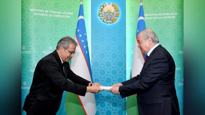'Abdulaziz Kamilov Turkiya Elchisini qabul qildi'ning rasmi