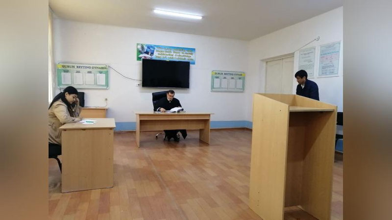 'Ромитан туманлараро иқтисодий суди раиси Юридик техникумда очиқ сайёр суд мажлиси ўтказди'ning rasmi