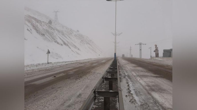 'IIV YHXBB "Qamchiq"dagi ayni paytdagi holat yuzasidan haydovchilarni ogohlantirmoqda'ning rasmi