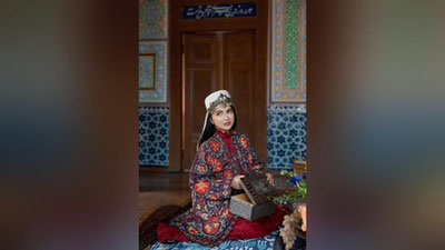 Изрображение 'Саида Мирзиёева примерила национальную одежду разных регионов страны (фото)'