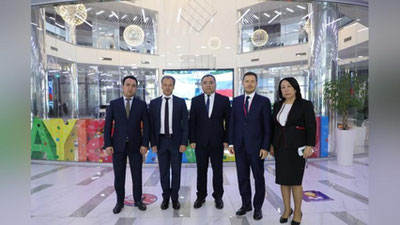 '«Skolkovo» jamg`armasi raisi Innovasion rivojlanish vazirligiga tashrif buyurdi'ning rasmi