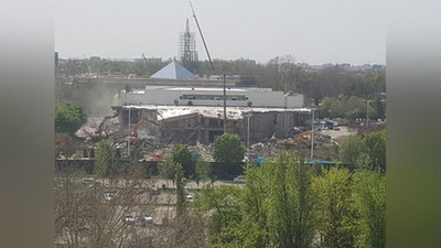 Изрображение 'В сети появились фото сноса Дома приемов "Навруз" в Ташкенте'