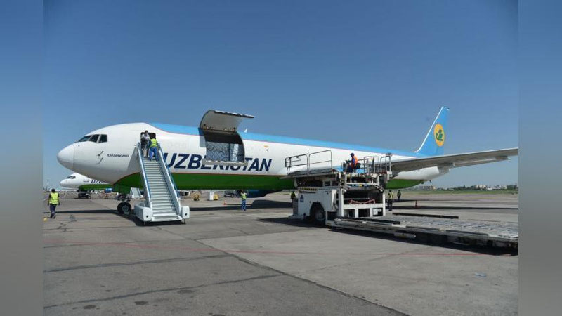 'Yurtimizga yana bir million doza koronavirusga qarshi vaksina olib kelindi'ning rasmi