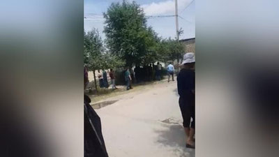 'Tоyloq tumanida MIB va IIB xodimlari odamlarni uylarini buzishayaptimi?'ning rasmi