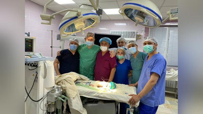 Изрображение 'Иркутский хирург Юрий Козлов провел 30 операций детям в Узбекистане'