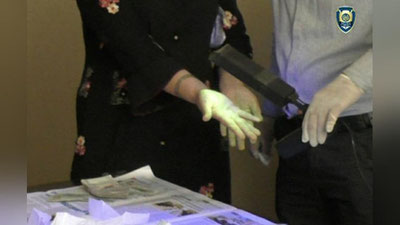 'Namangan davlat universitetiga davlat granti asosida o`qishga kiritib qo`yish uchun pul olayotgan ayol qo`lga olindi'ning rasmi