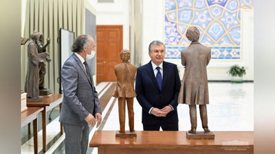 'Prezident madaniyat va ma`rifat sohalariga oid loyihalar taqdimoti bilan tanishdi'ning rasmi