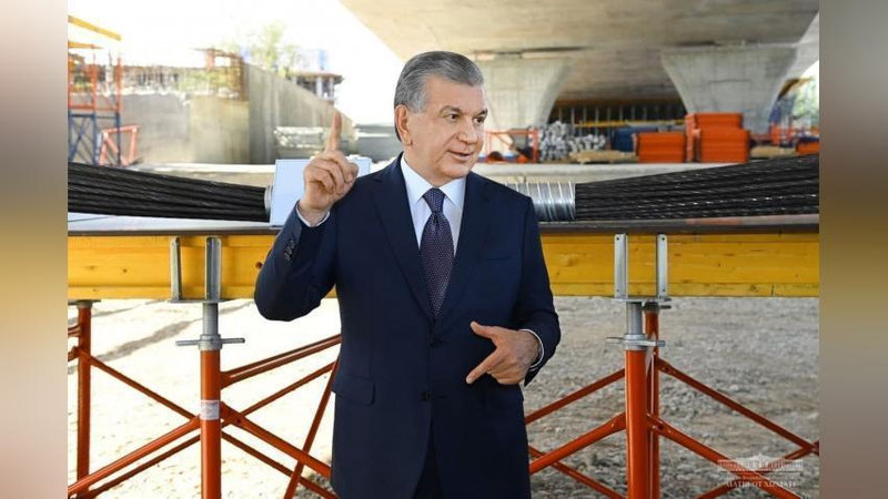 'Kelajakni hisobga olib, hali ko`p joyda ko`priklar quramiz – Shavkat Mirziyoev Toshkentdagi bunyodkorlik ishlari bilan tanishdi (foto)'ning rasmi