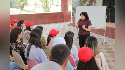 '"Navqiron jurnalistlar-2021” media oromgohida mashg`ulotlar qizg`in davom etmoqda'ning rasmi