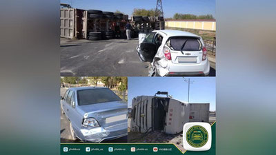 'Qarshi shahrida qum ortilgan yuk avtomobili ag`darilib ketdi'ning rasmi