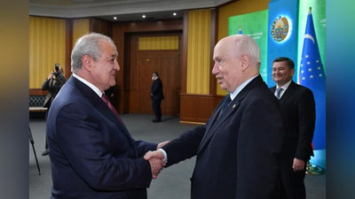 'Abdulaziz Komilov MDH Ijroiya qo`mitasi raisi bilan uchrashuv o`tkazdi'ning rasmi