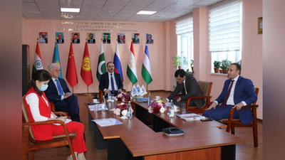 'O`zbekistonda Shanxay hamkorlik tashkilotining Xalq diplomatiyasi markazi direktori ShHT 2021 sammiti yakunlariga bag`ishlangan yig`ilishda ishtirok etdi'ning rasmi