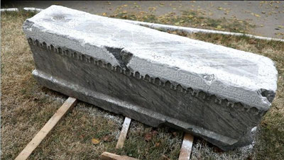 Изрображение 'Эксперты разобрались в надписях на древних надгробиях, найденных в Самарканде (видео)'