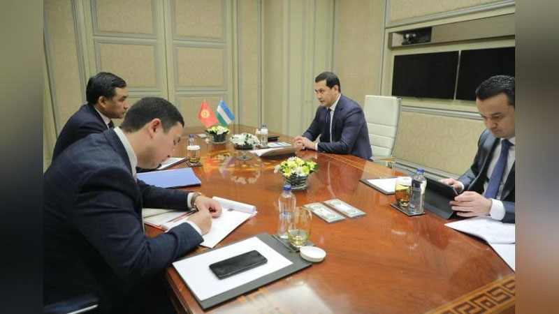 'Сардор Умурзоқов Қирғизистон иқтисодиёт ва савдо вазири билан икки томонлама ҳамкорлик масалаларини муҳокама қилди'ning rasmi