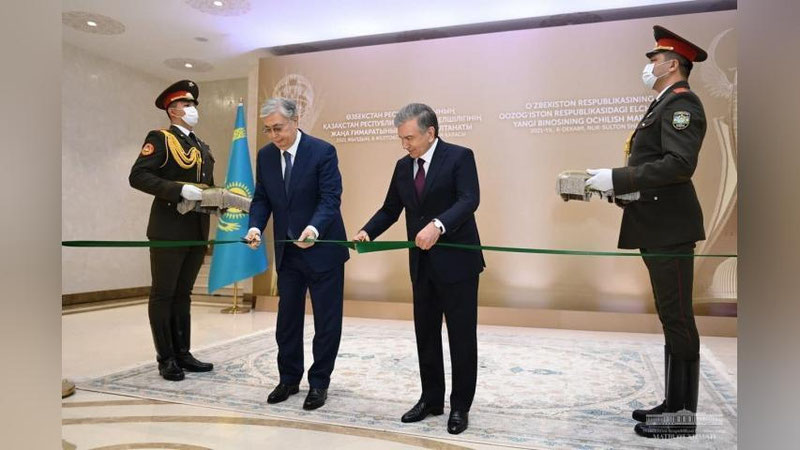 'Шавкат Мирзиёев Нур-Султон шаҳридаги Ўзбекистон элчихонаси янги биносининг очилиш маросимида иштирок этди (фото)'ning rasmi