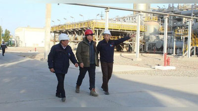 '“Ўзбекнефтгаз” бошқарув раиси электр таъминотидаги узилишлардан сўнг фаолияти қайта тикланган қурилмалар ҳолатини ўрганиш мақсадида Шўртан газ кимё мажмуасида бўлди (фото)'ning rasmi