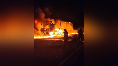 Изрображение 'На трассе в Джизакской области сгорел грузовик (видео)'