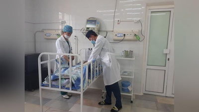 Изрображение 'В Минздраве рассказали о состоянии ребенка, упавшего с эскалатора в Навои'