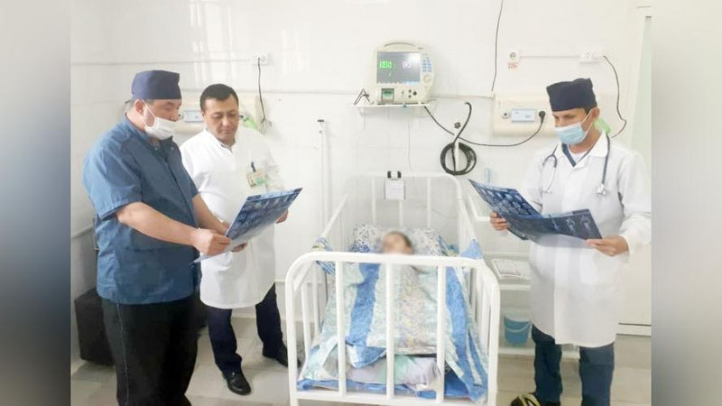 Изрображение 'Минздрав: состояние ребенка, упавшего с эскалатора в Навои, улучшается'