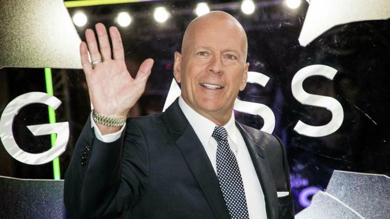 Изрображение 'Брюс Уиллис завершает карьеру из-за деменции'