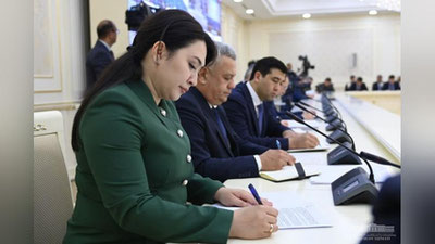 'Мактабларни компьютер билан таъминлаш бўйича маблағлар ажратилган бўлса-да, Қорақалпоғистон, Андижон, Жиззах, Қашқадарё, Наманган ва Тошкент вилоятларида ишлар суст —  Президент'ning rasmi