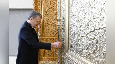 'Президент Ислом цивилизацияси марказига борди (фото)'ning rasmi